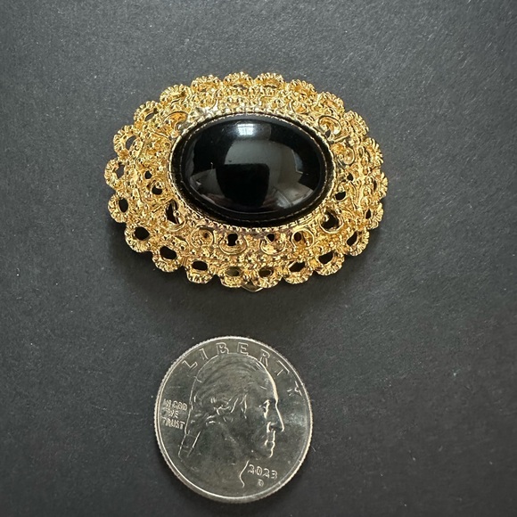Vintage Park Lane Gold Filigree & Black Stone Oval Scarf Clip - Picture 2 of 4
